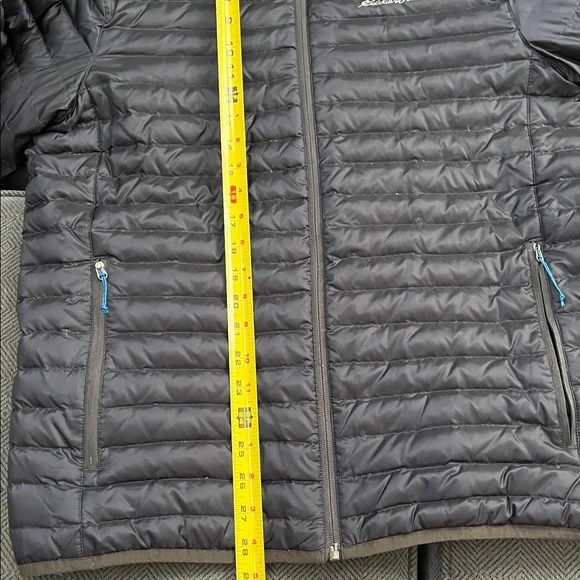 Eddie Bauer Men's Navy Puffer Jacket - Picture 13 of 13